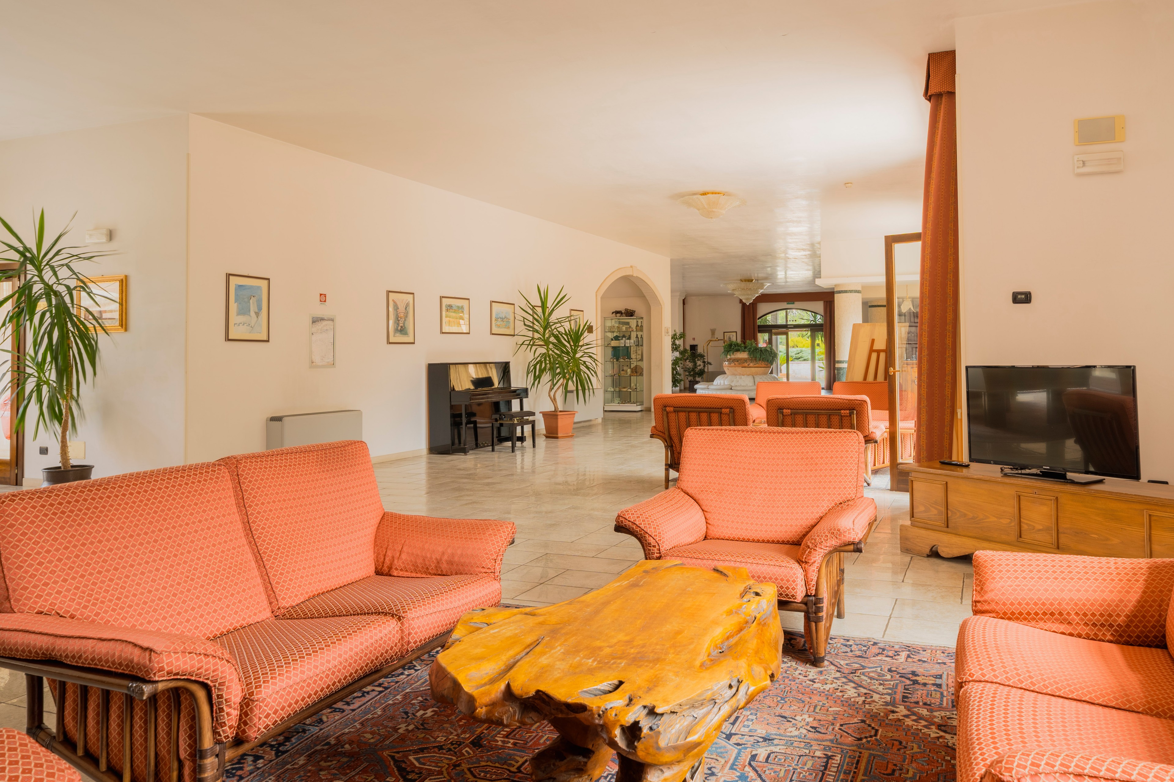 Salotto con angolo pianoforte