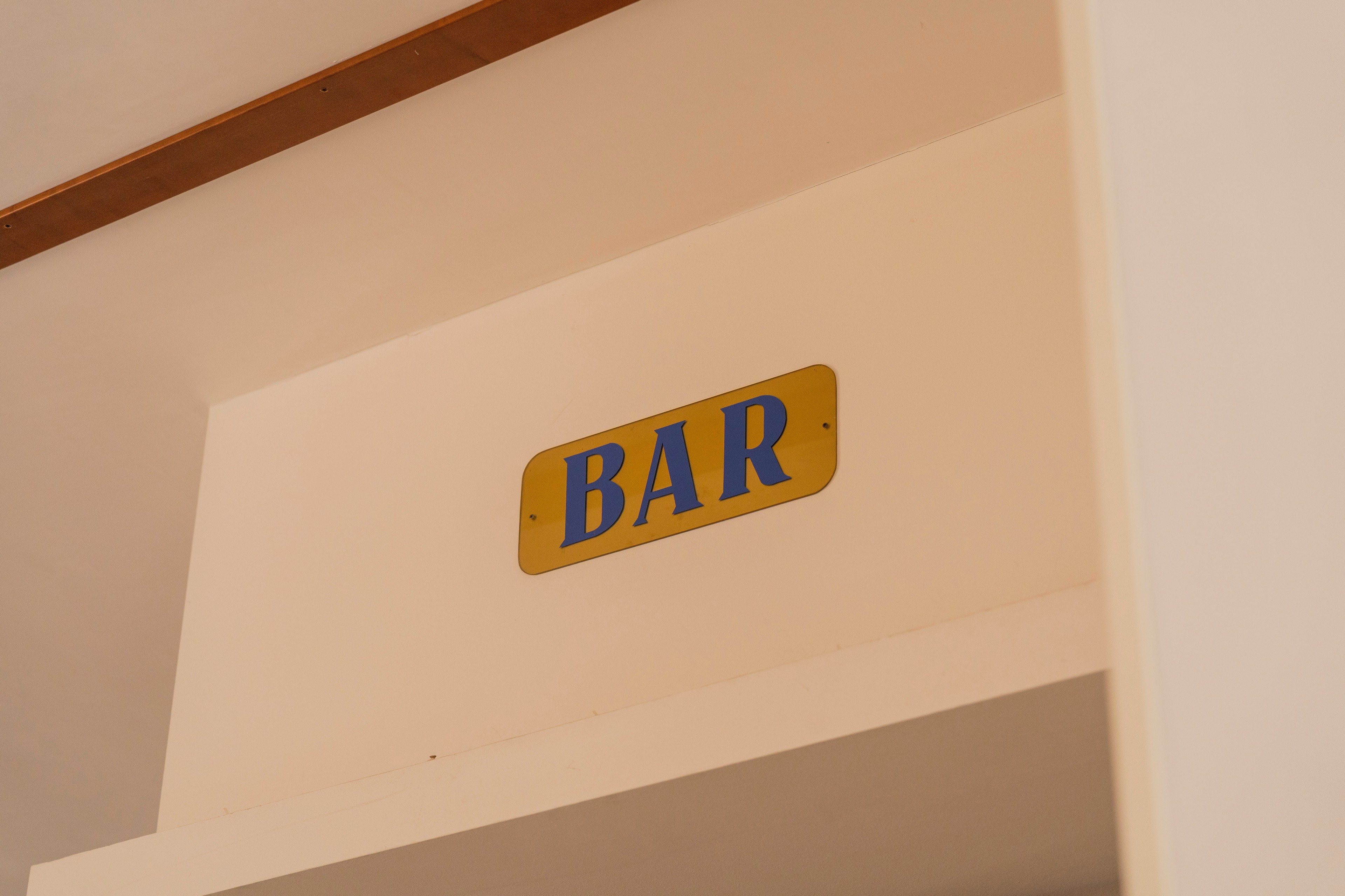 Insegna del bar dell'hotel