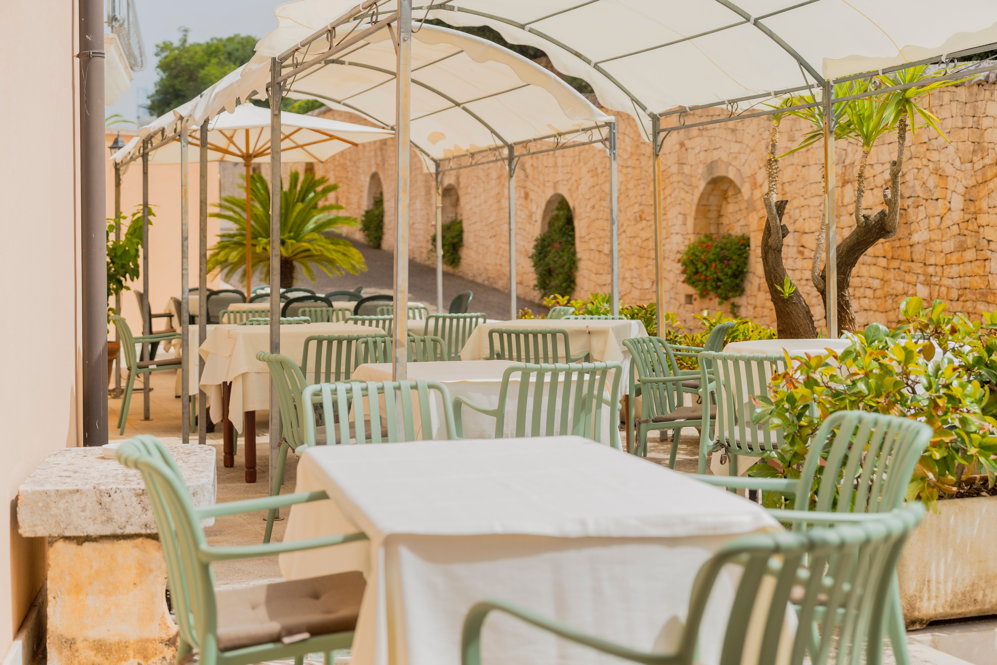 Veranda coperta per la colazione all'aperto